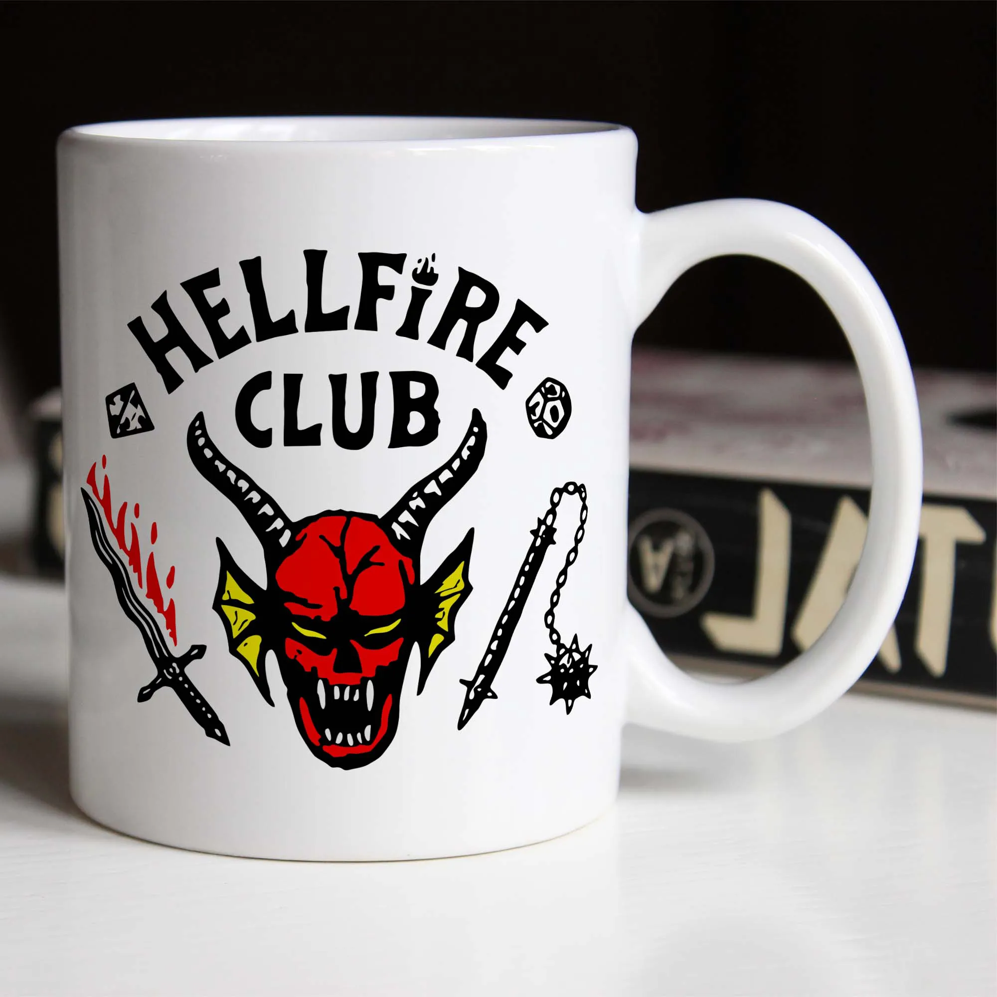 Caneca Stranger Things Hellfire Club 